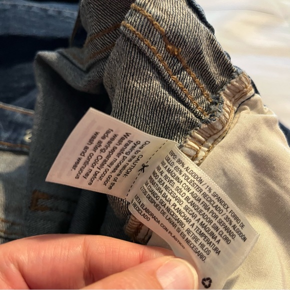 Universal Thread Distressed Bottom Denim Blue Jeans, Size 22W Boyfriend Fit - Picture 8 of 12